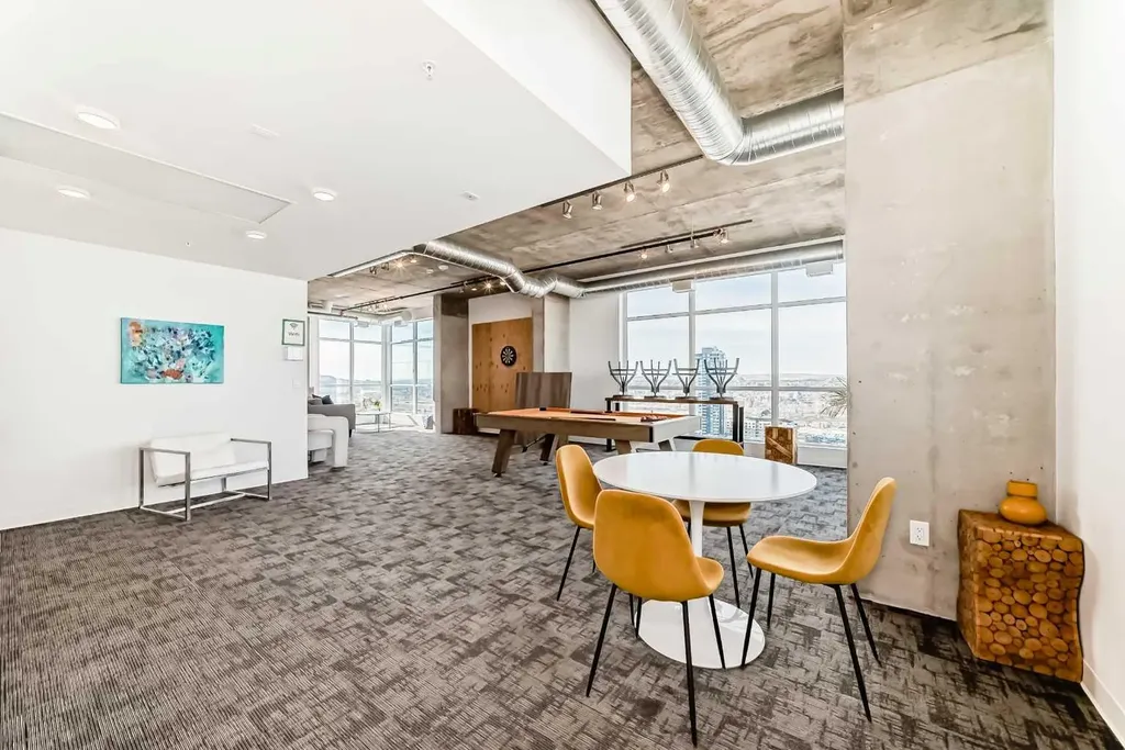 1319 14 Avenue SW Calgary AB T3C0W3