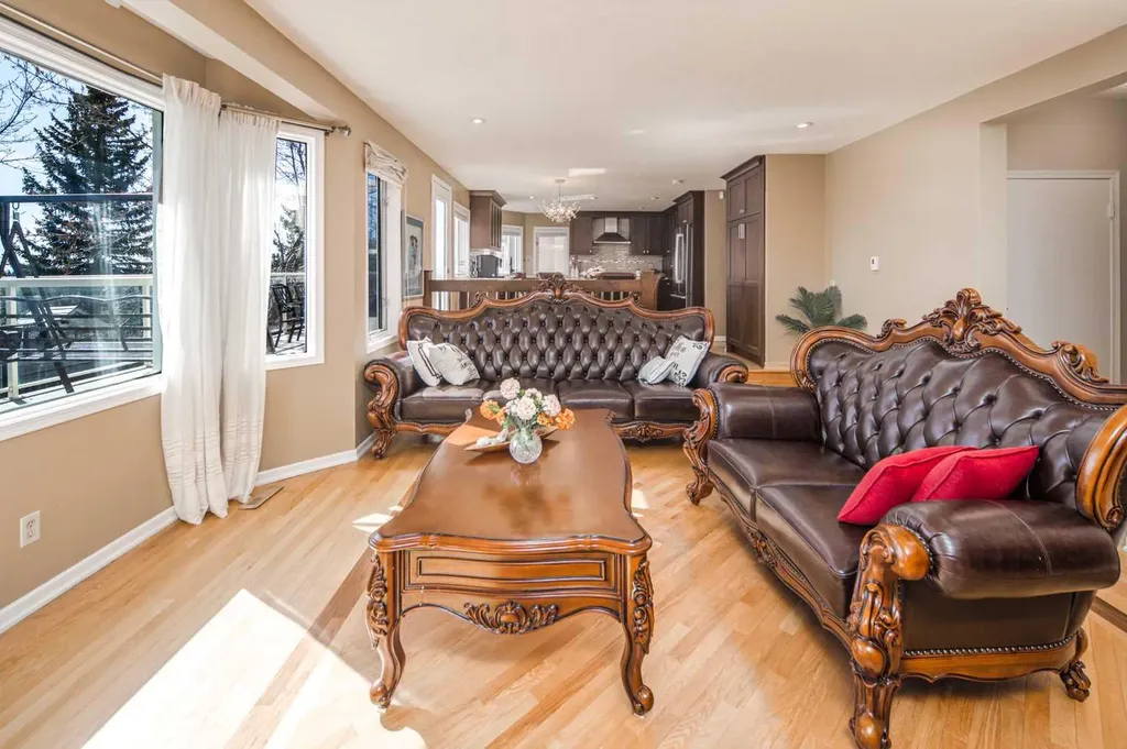 2612 Signal Hill Drive SW Calgary AB T3H 2T7