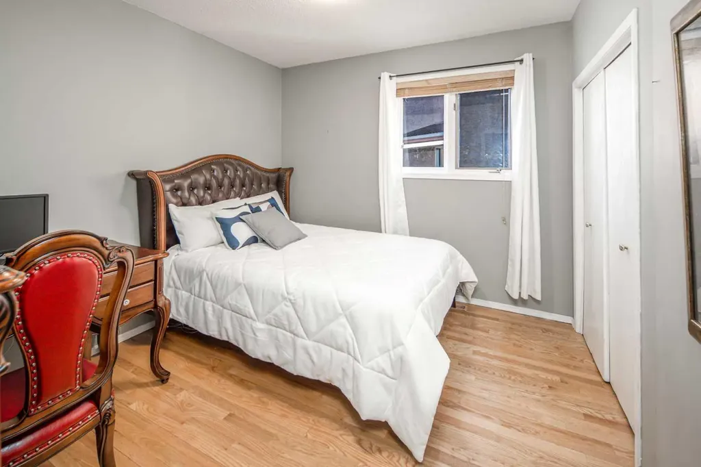 2612 Signal Hill Drive SW Calgary AB T3H 2T7