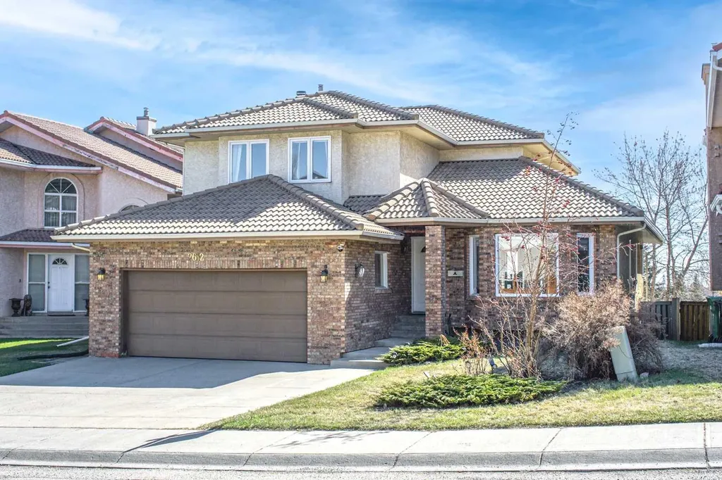 2612 Signal Hill Drive SW Calgary AB T3H 2T7