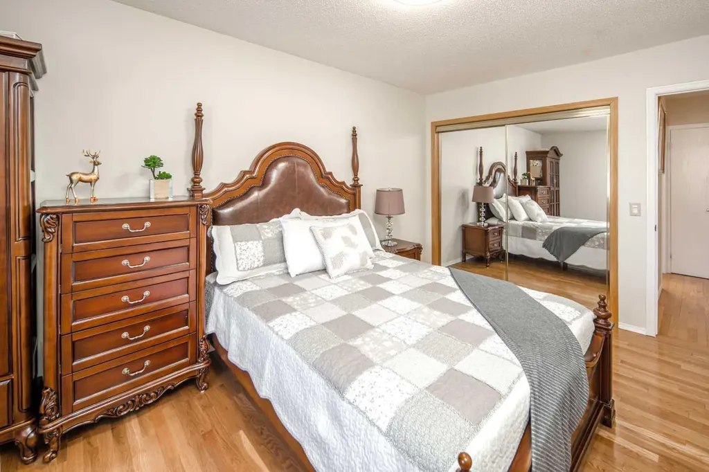 2612 Signal Hill Drive SW Calgary AB T3H 2T7