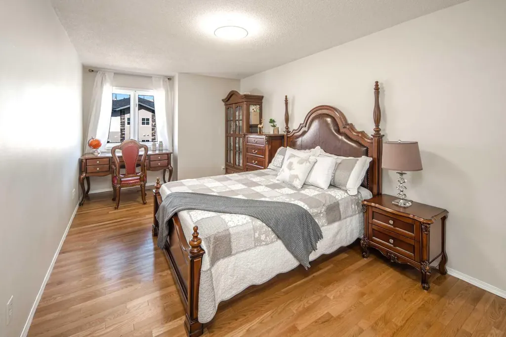 2612 Signal Hill Drive SW Calgary AB T3H 2T7
