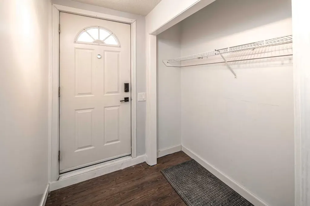 2612 Signal Hill Drive SW Calgary AB T3H 2T7