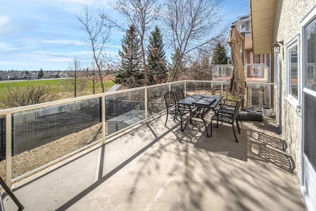 2612 Signal Hill Drive SW Calgary AB T3H 2T7