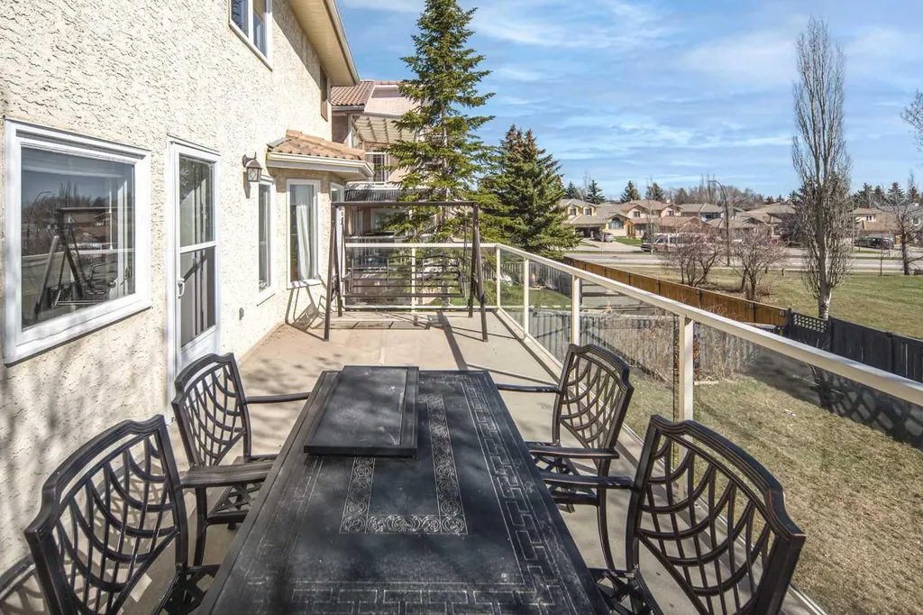 2612 Signal Hill Drive SW Calgary AB T3H 2T7