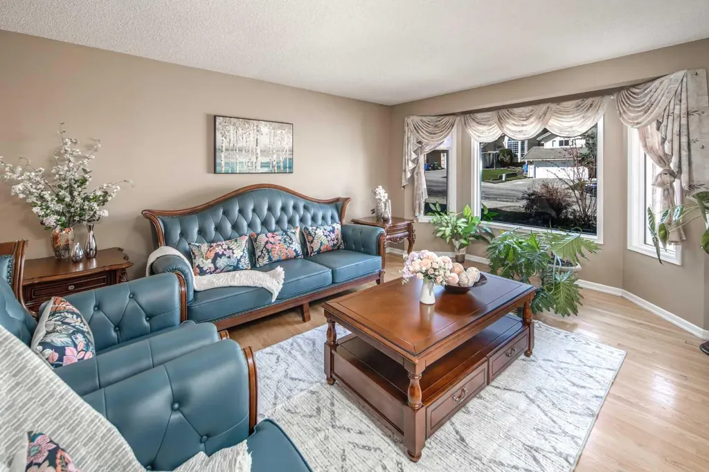 2612 Signal Hill Drive SW Calgary AB T3H 2T7