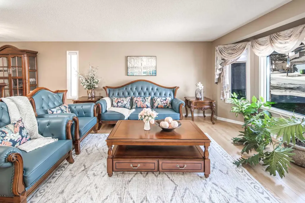 2612 Signal Hill Drive SW Calgary AB T3H 2T7