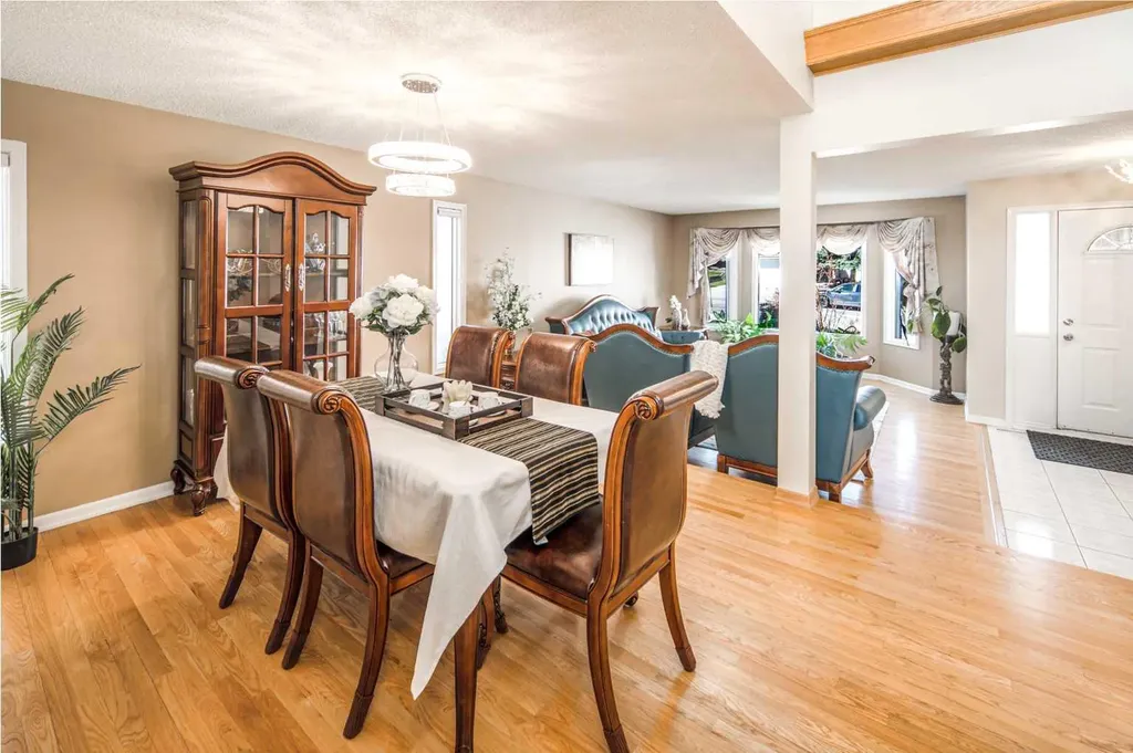 2612 Signal Hill Drive SW Calgary AB T3H 2T7