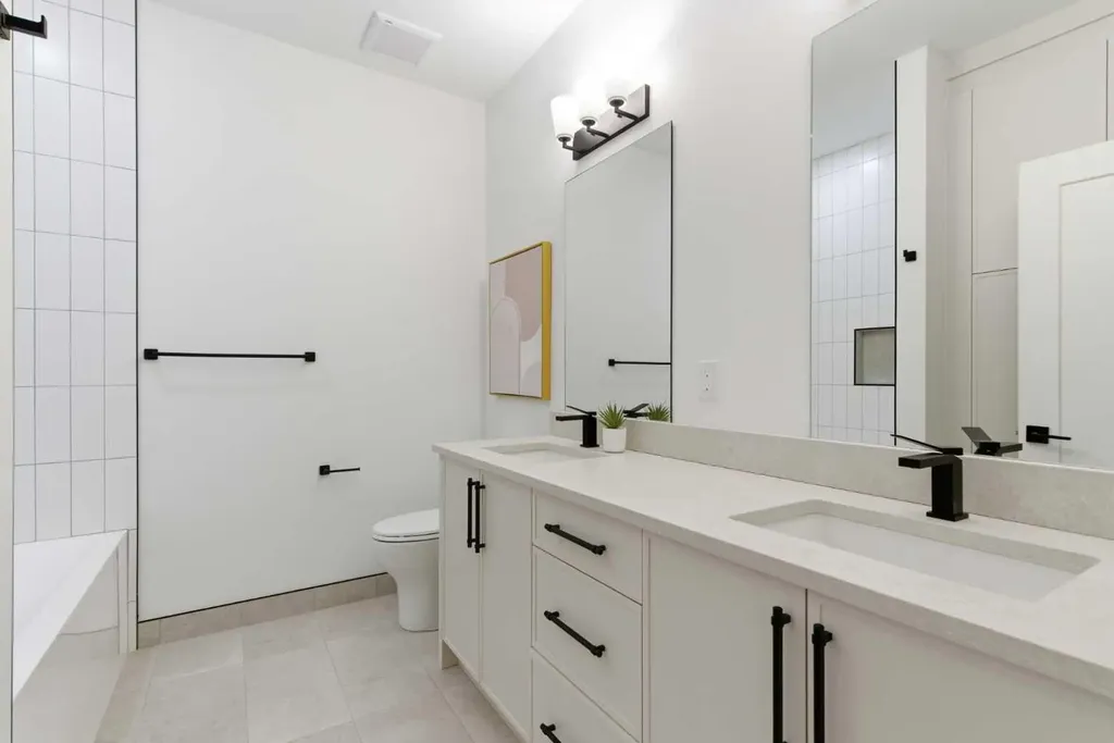 218 19 Avenue NW Calgary AB T2M 0Y2