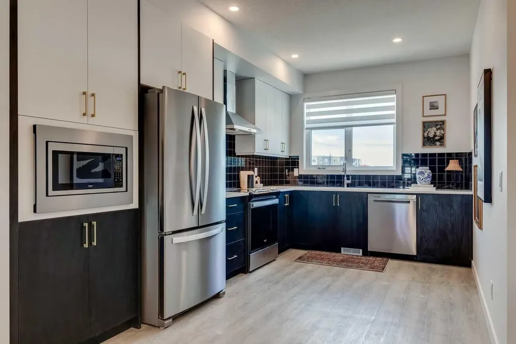 866 83 Street SW Calgary AB T3H 6M8