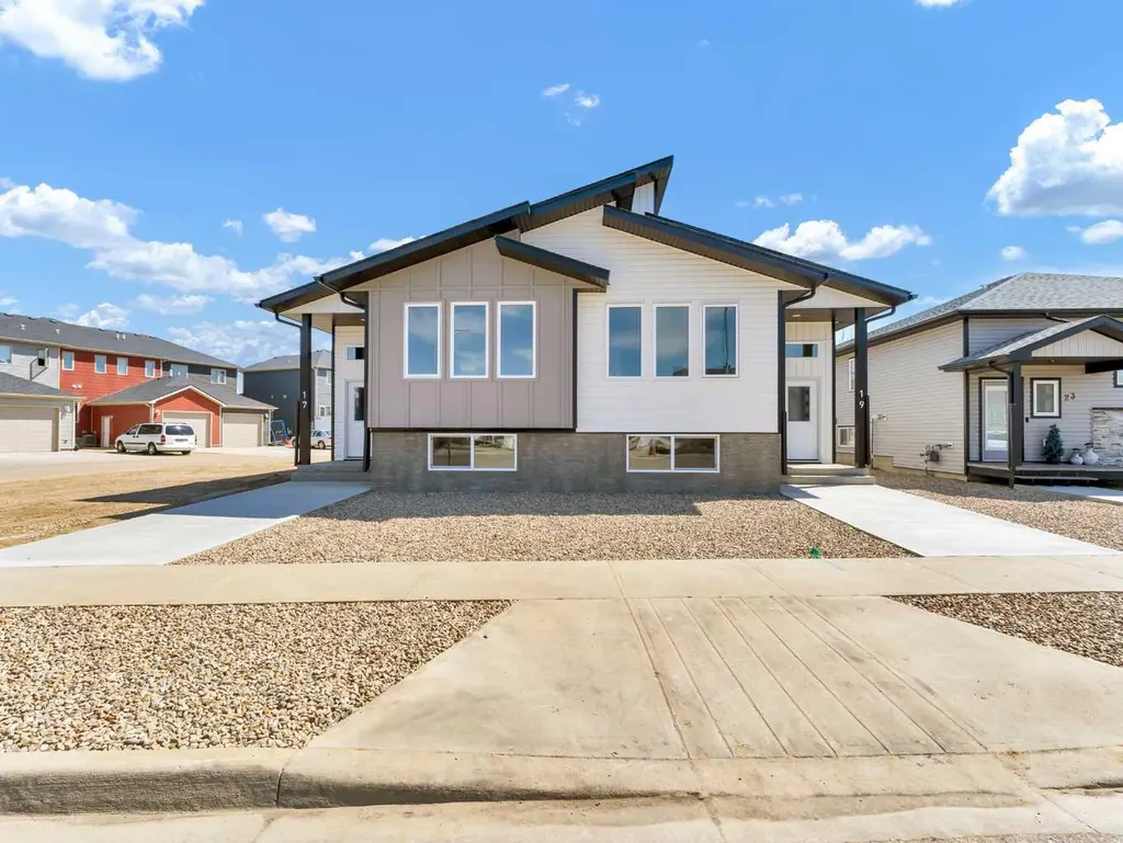 19 Somerside Gate SE Medicine Hat AB T1B 0M1