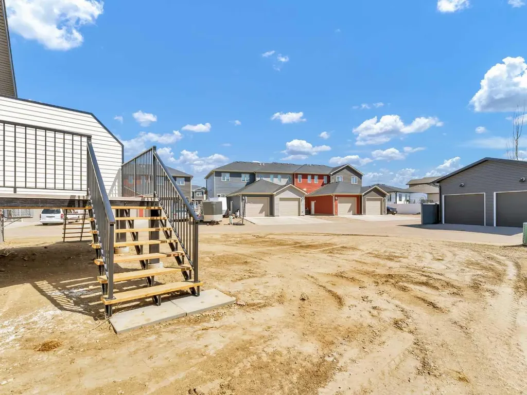 19 Somerside Gate SE Medicine Hat AB T1B 0M1