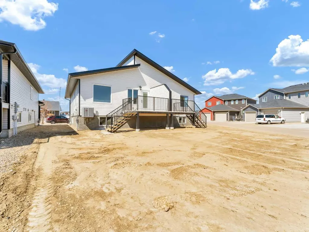 19 Somerside Gate SE Medicine Hat AB T1B 0M1