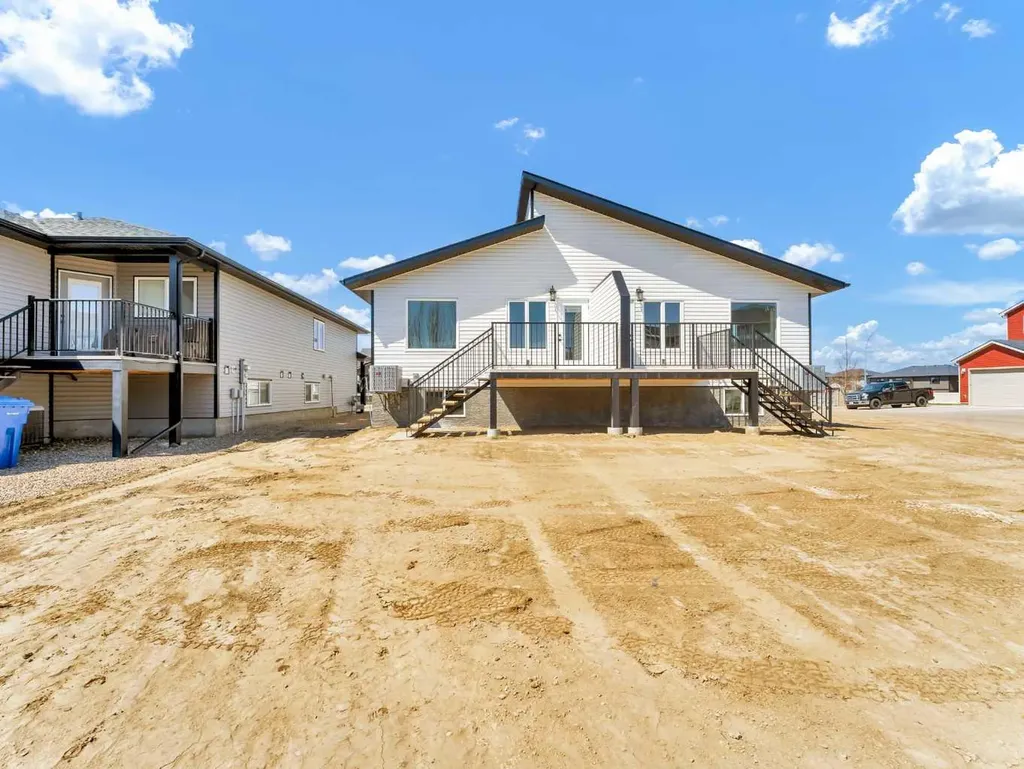 19 Somerside Gate SE Medicine Hat AB T1B 0M1