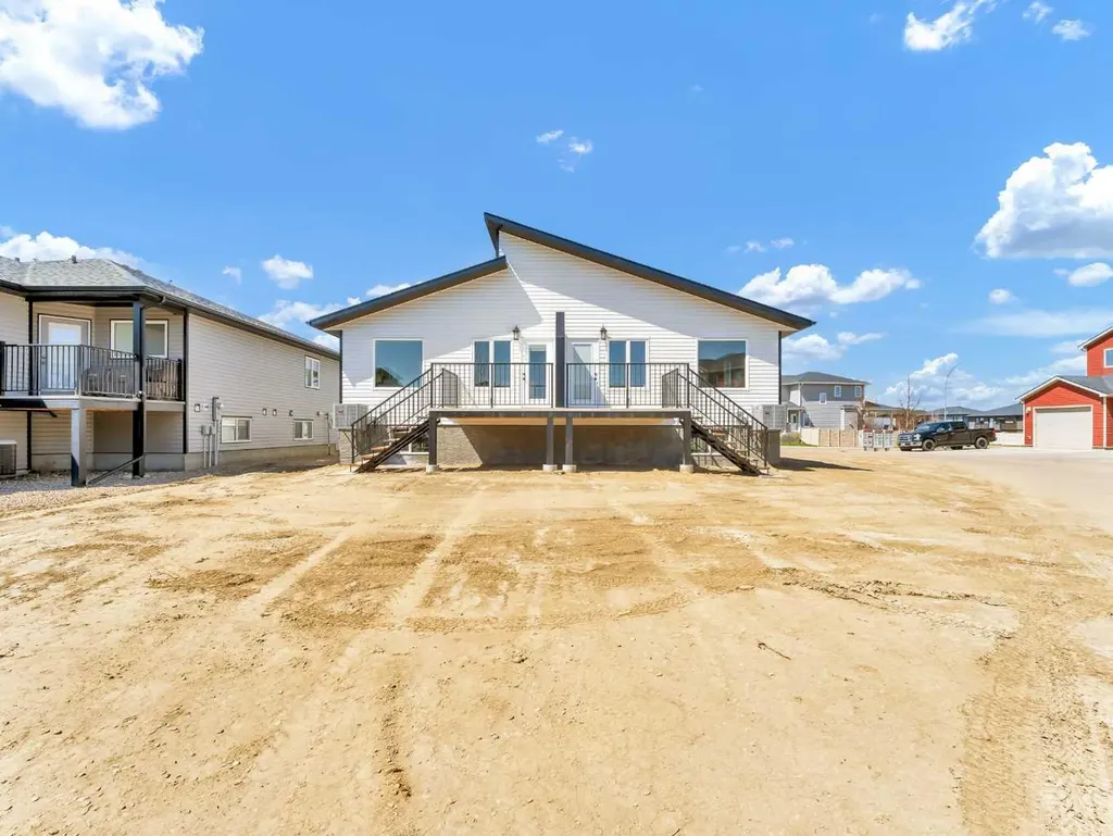 19 Somerside Gate SE Medicine Hat AB T1B 0M1