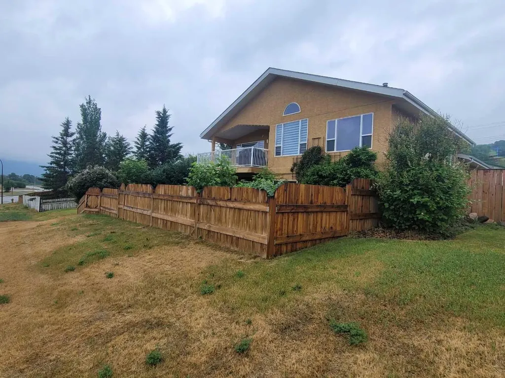 10606 90 Street Peace River AB T8S1P1