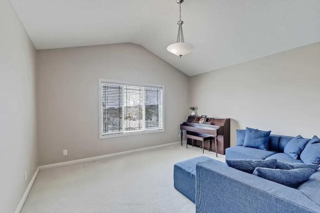 196 Hawkmere Way Chestermere AB T1X 0C9