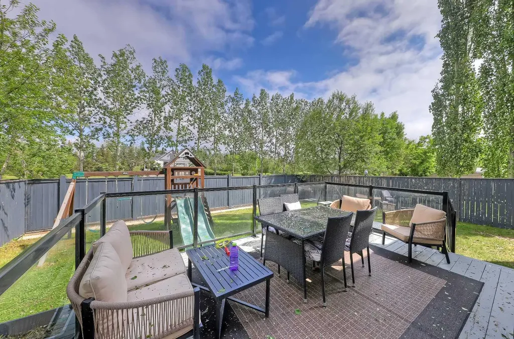196 Hawkmere Way Chestermere AB T1X 0C9
