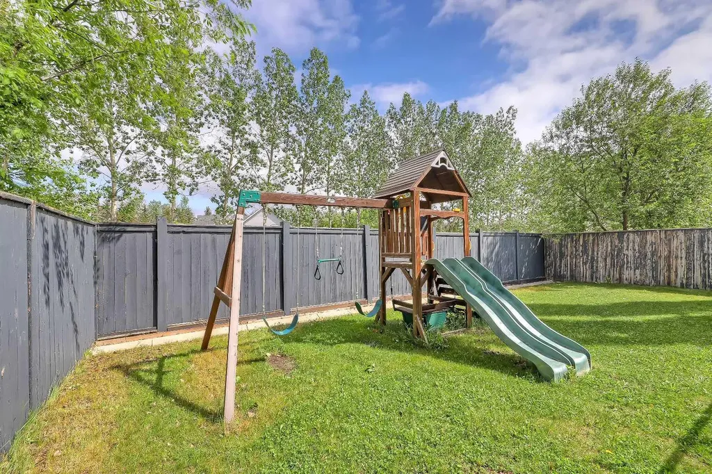196 Hawkmere Way Chestermere AB T1X 0C9