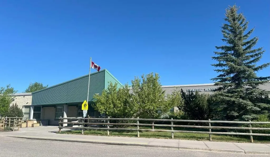 196 Hawkmere Way Chestermere AB T1X 0C9