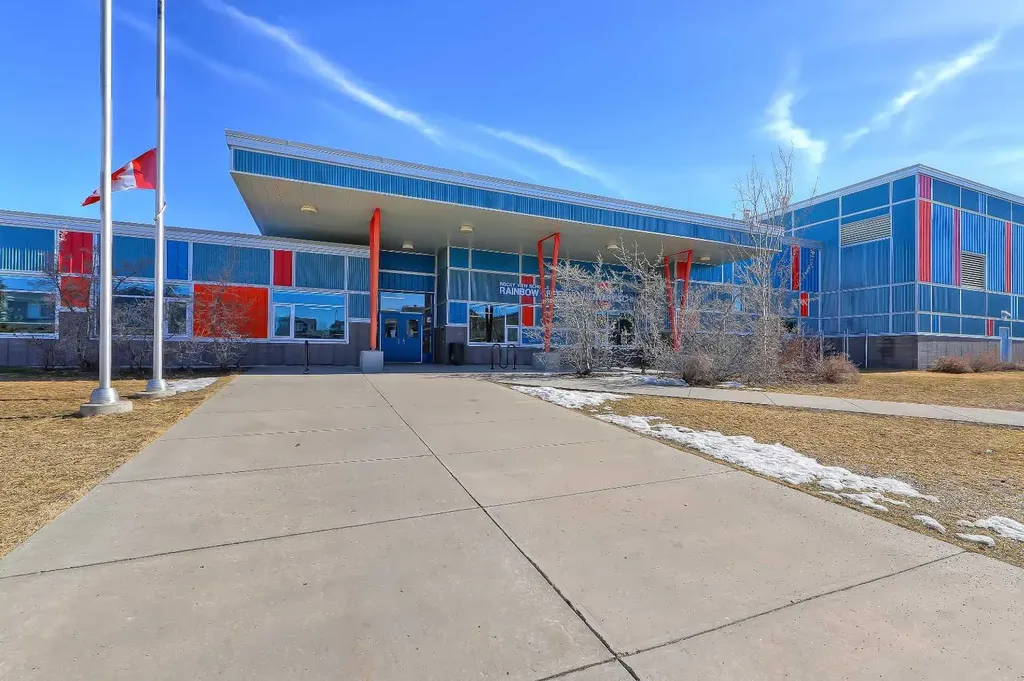 196 Hawkmere Way Chestermere AB T1X 0C9