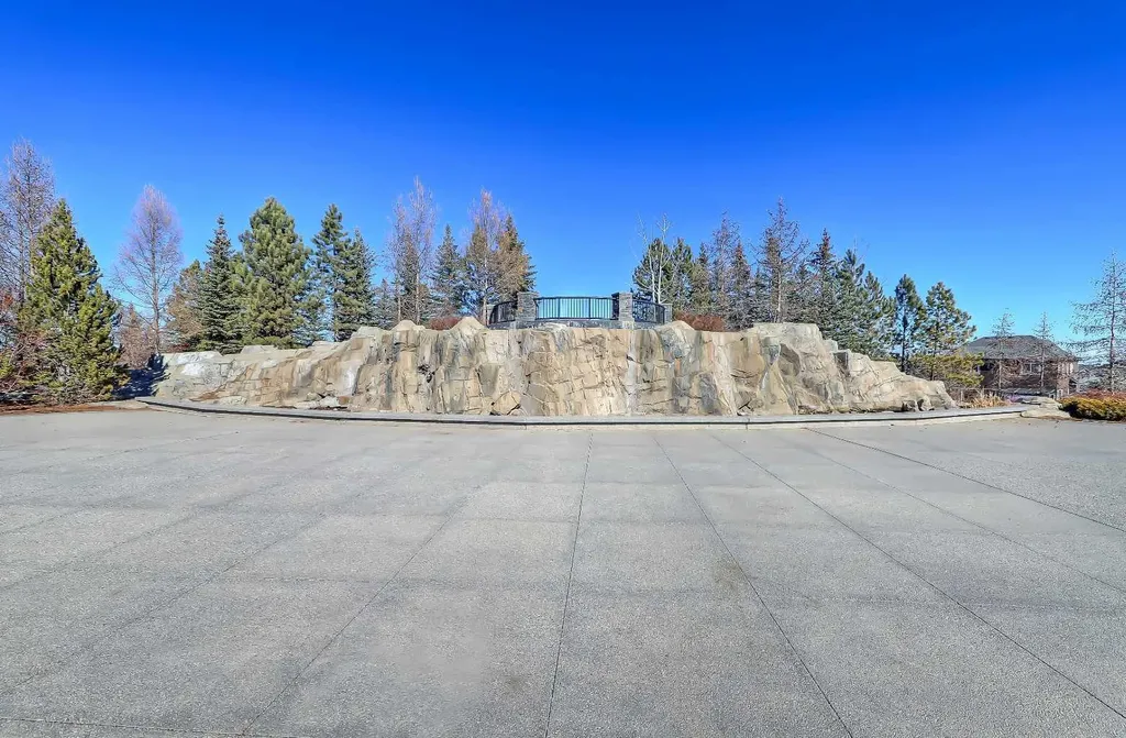 196 Hawkmere Way Chestermere AB T1X 0C9