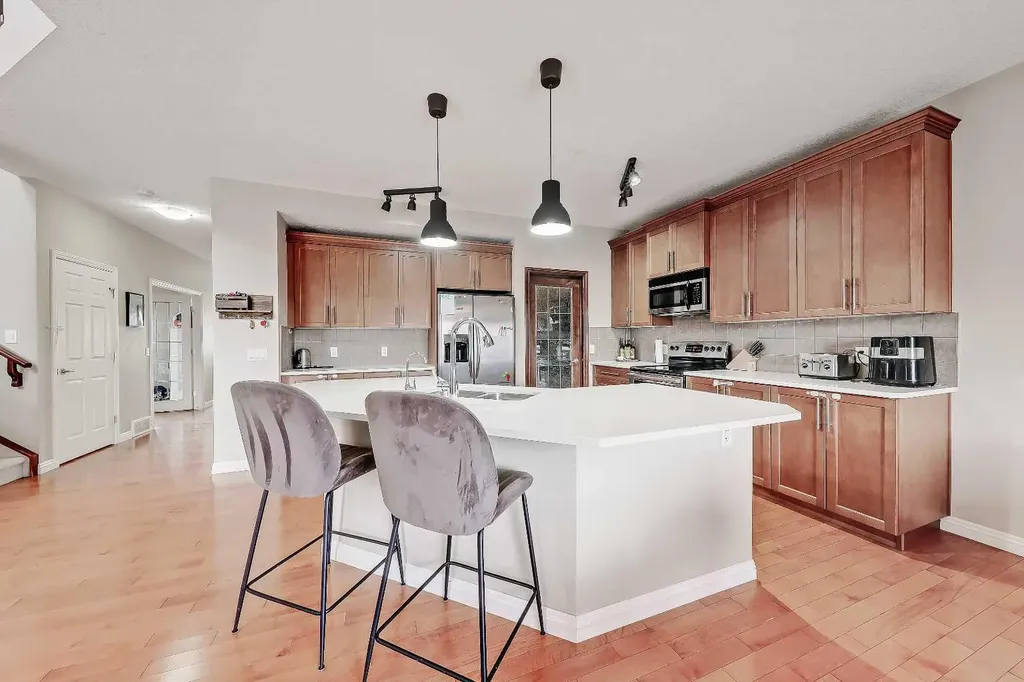 196 Hawkmere Way Chestermere AB T1X 0C9