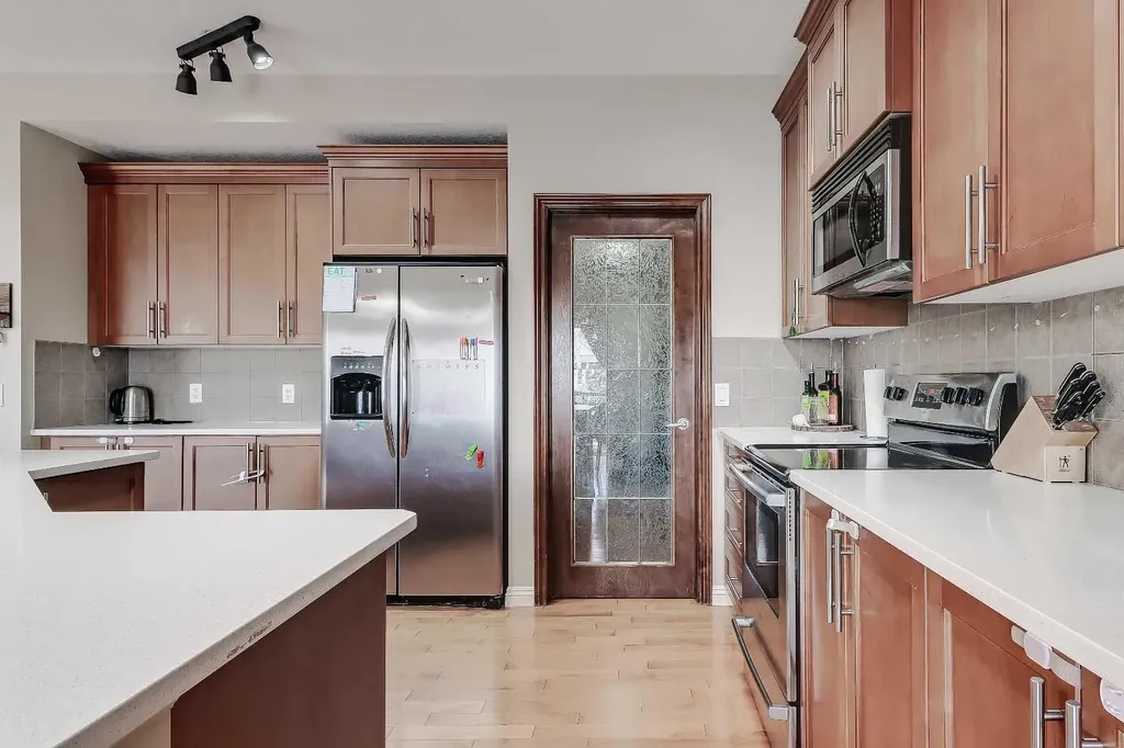 196 Hawkmere Way Chestermere AB T1X 0C9