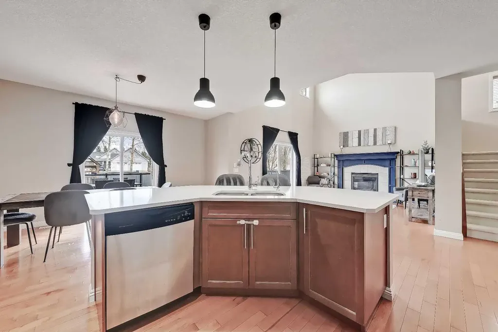 196 Hawkmere Way Chestermere AB T1X 0C9