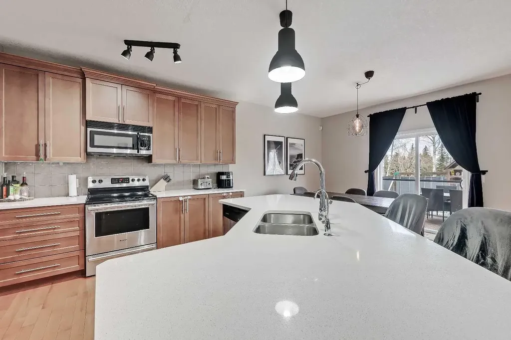 196 Hawkmere Way Chestermere AB T1X 0C9