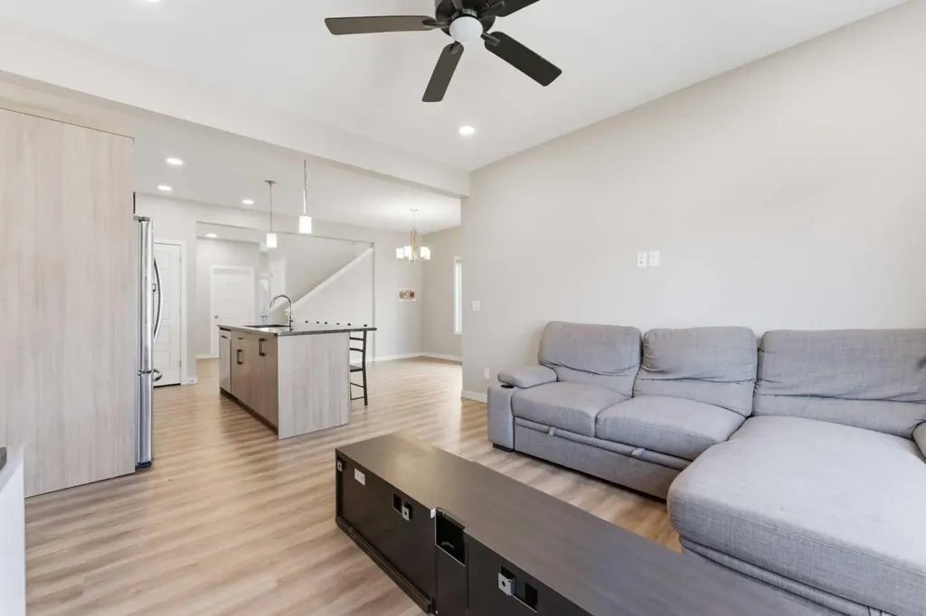 132 Highview Gate SE Airdrie AB T4A3L6