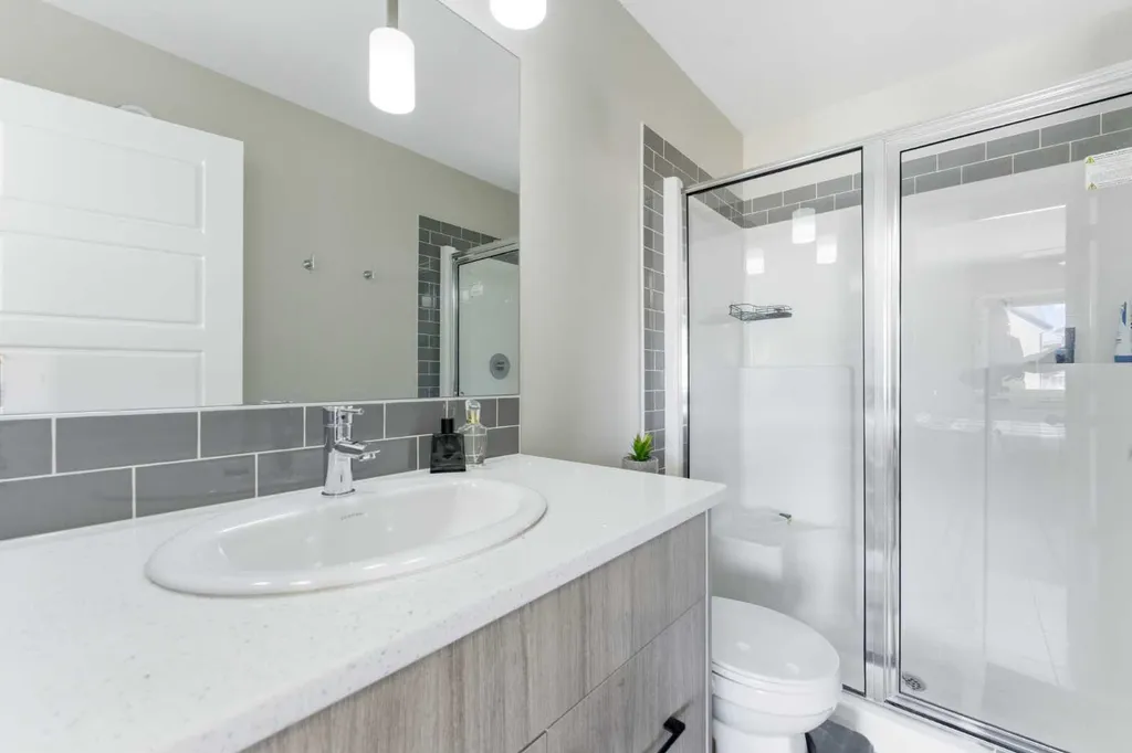132 Highview Gate SE Airdrie AB T4A3L6