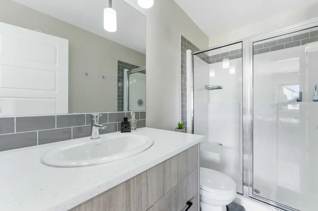 132 Highview Gate SE Airdrie AB T4A3L6