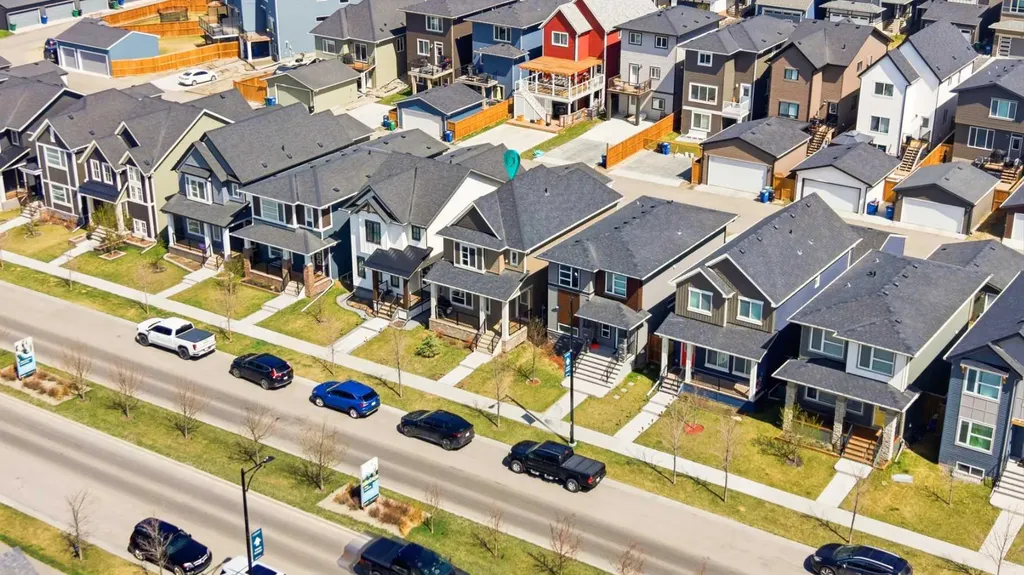 132 Highview Gate SE Airdrie AB T4A3L6