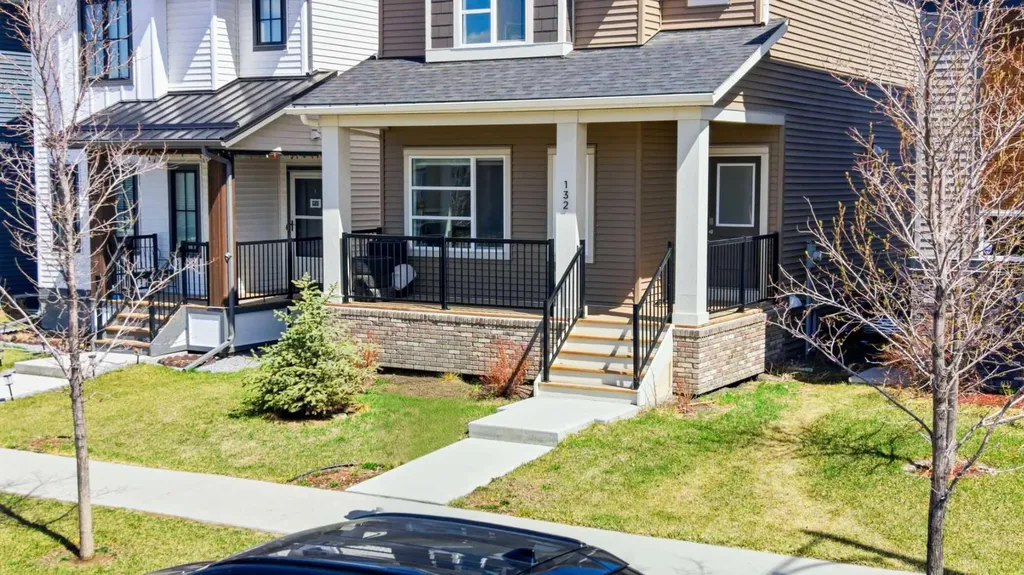 132 Highview Gate SE Airdrie AB T4A3L6