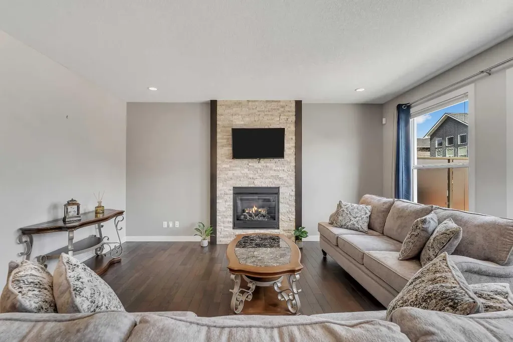 105 Sandpiper Point Chestermere AB T1X 0V5