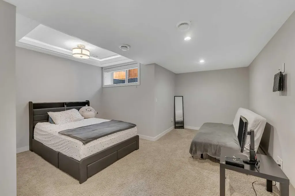 105 Sandpiper Point Chestermere AB T1X 0V5