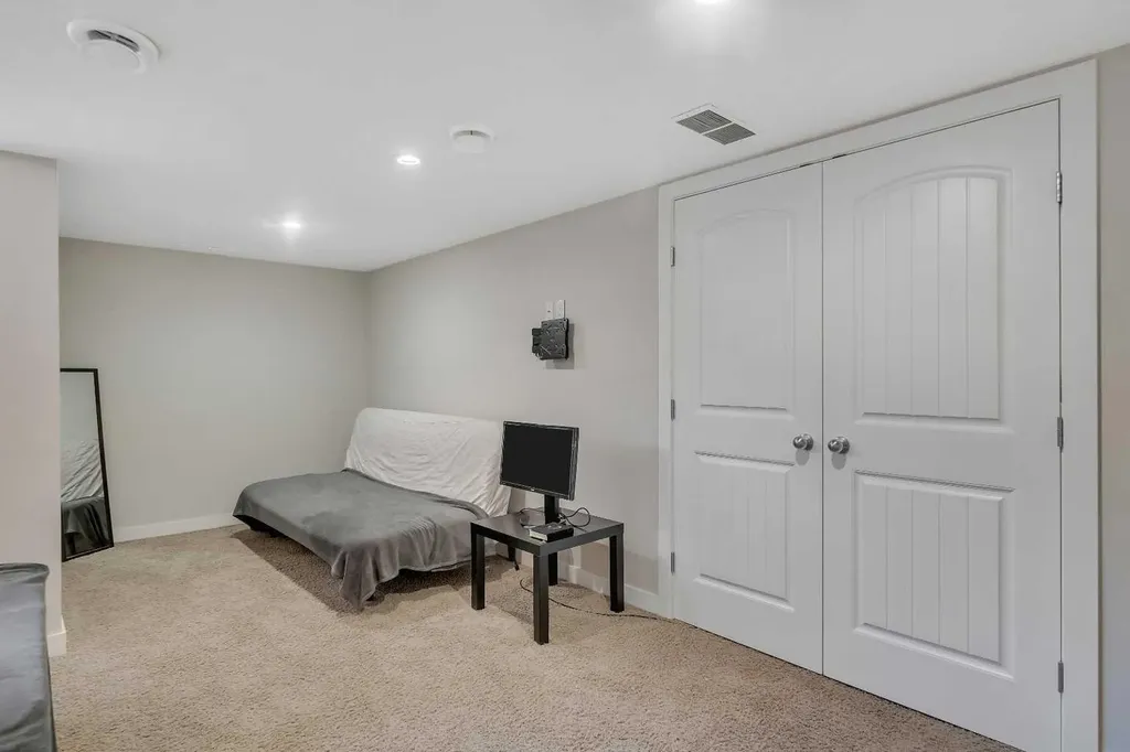 105 Sandpiper Point Chestermere AB T1X 0V5