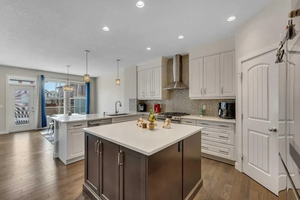 105 Sandpiper Point Chestermere AB T1X 0V5