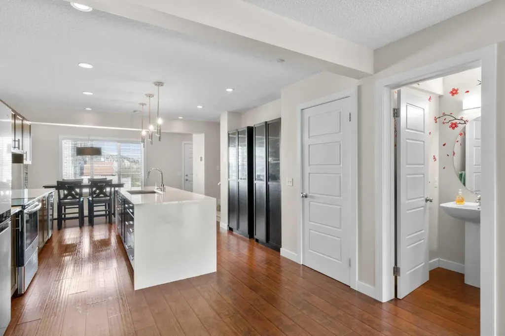 89 Pantego Lane NW Calgary AB T3K 0T1