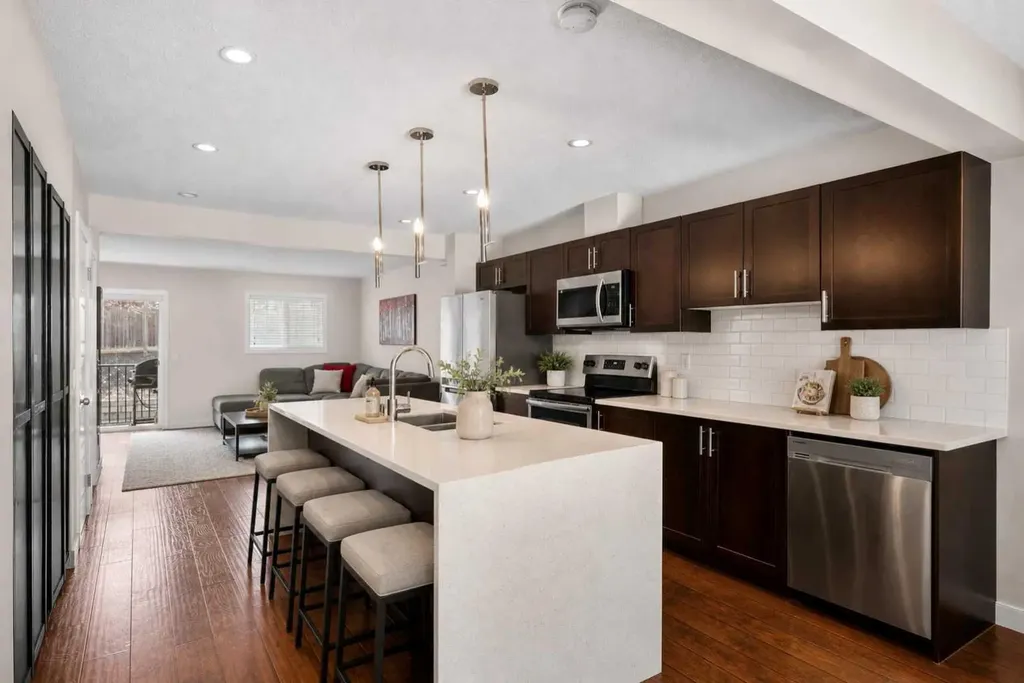 89 Pantego Lane NW Calgary AB T3K 0T1