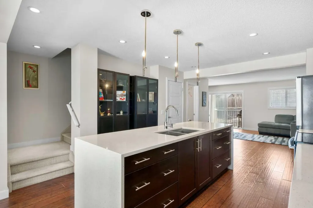 89 Pantego Lane NW Calgary AB T3K 0T1