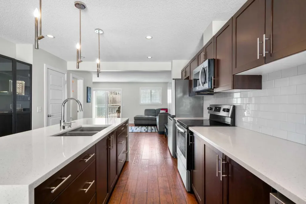 89 Pantego Lane NW Calgary AB T3K 0T1