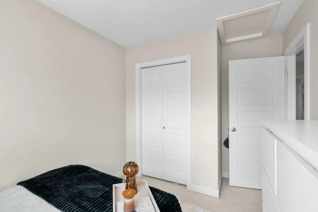 89 Pantego Lane NW Calgary AB T3K 0T1