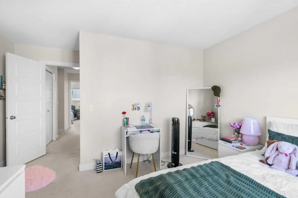 89 Pantego Lane NW Calgary AB T3K 0T1