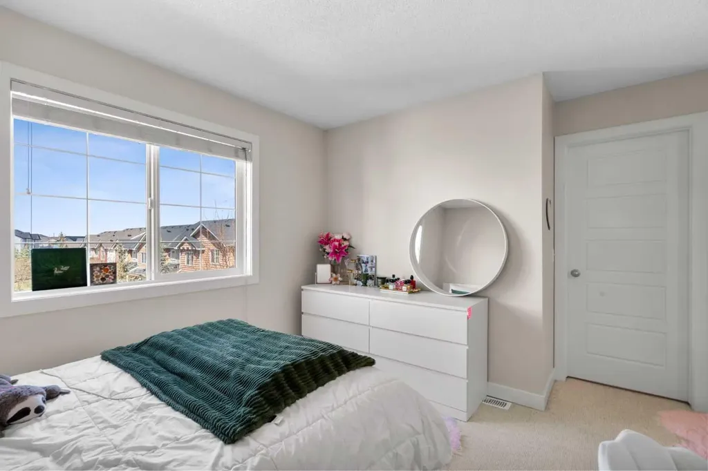 89 Pantego Lane NW Calgary AB T3K 0T1