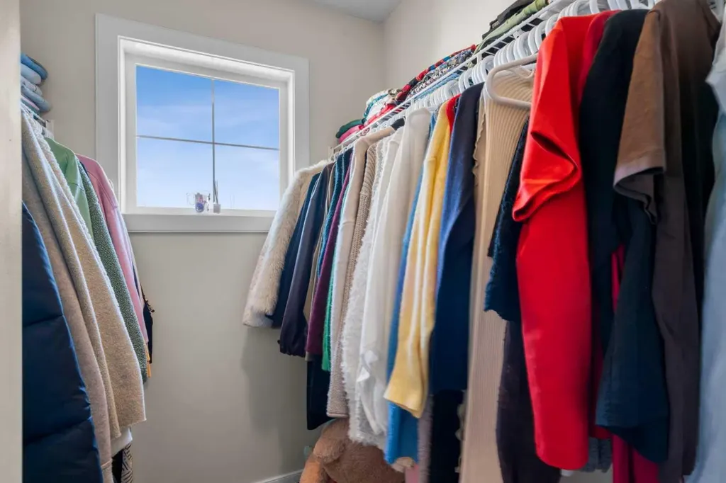 89 Pantego Lane NW Calgary AB T3K 0T1