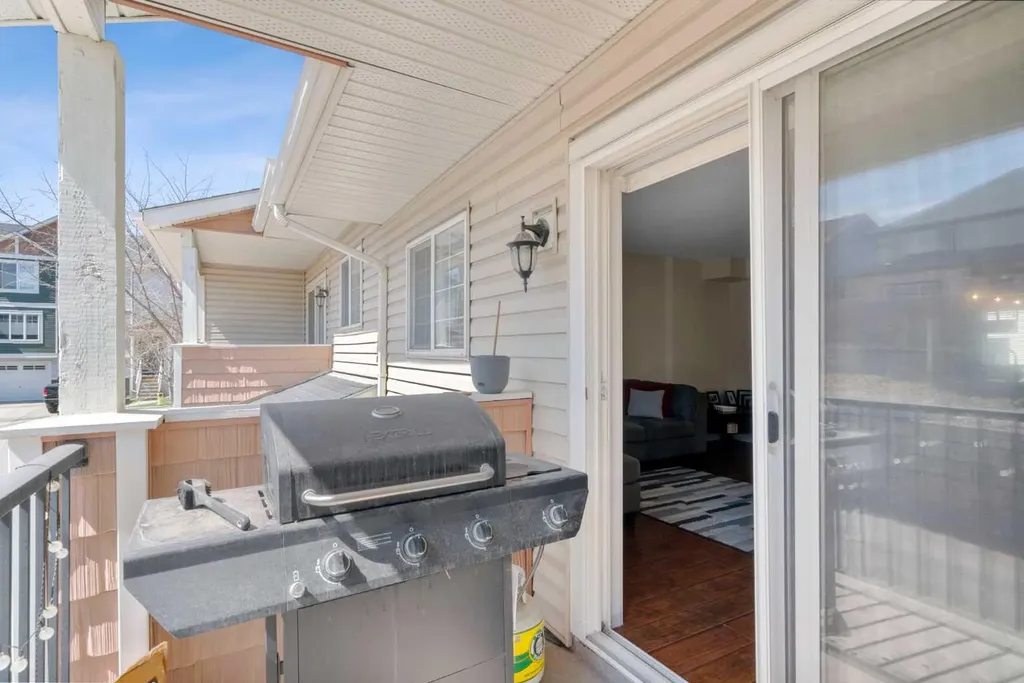 89 Pantego Lane NW Calgary AB T3K 0T1