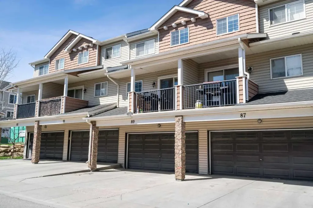 89 Pantego Lane NW Calgary AB T3K 0T1