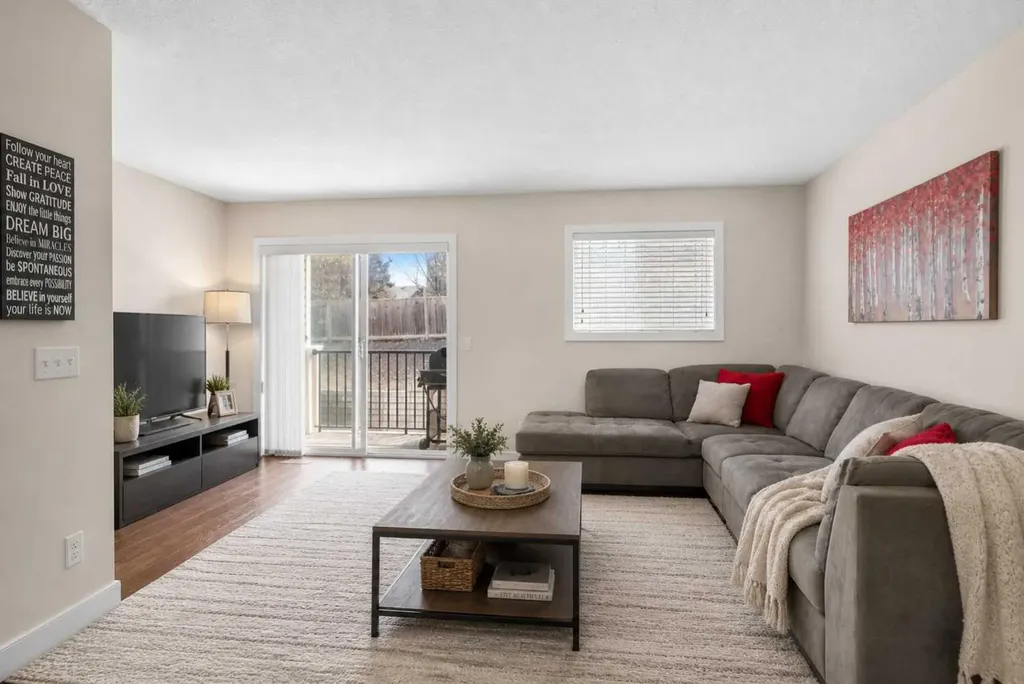 89 Pantego Lane NW Calgary AB T3K 0T1